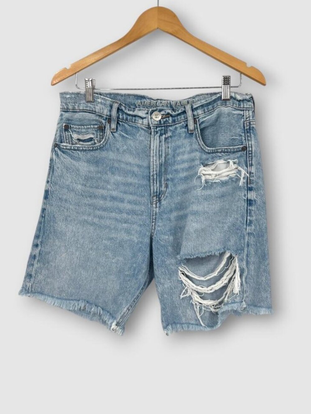 American Eagle Skater Short High Rise Distressed Denim Shorts Light Wash Size 6